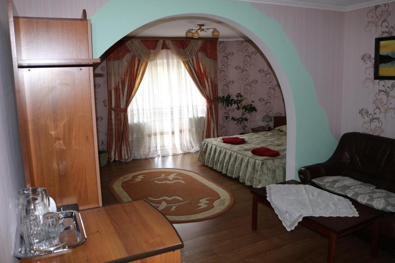 Готель ***Феєрія Tyachiv Exterior photo